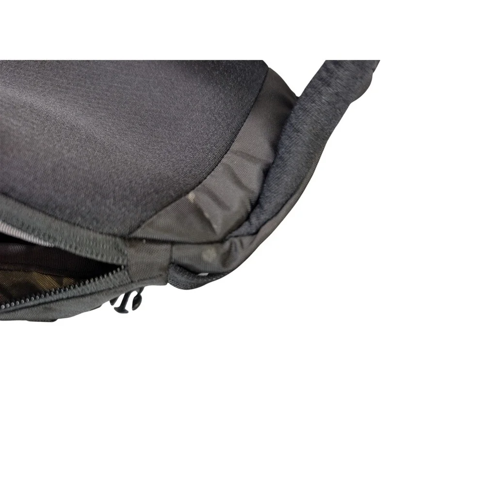 Patagonia Unisex Atom Sling 8L Black Recycled Polyester Backpack Bag Size OS